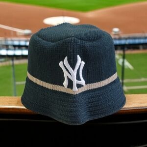 NY Yankees  Knit vintage bucket hat Blue, Gray, Green Colors Size: S/M